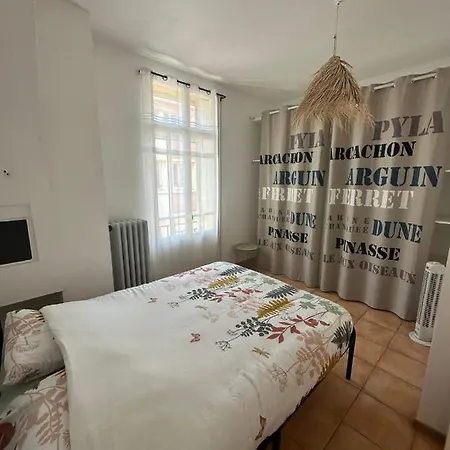 Lumineux Et Spacieux 2 Avec Parking Gratuit Dans La Rue * Perpignan