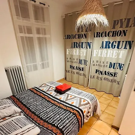 Lumineux Et Spacieux 2 Avec Parking Gratuit Dans La Rue Apartmán *