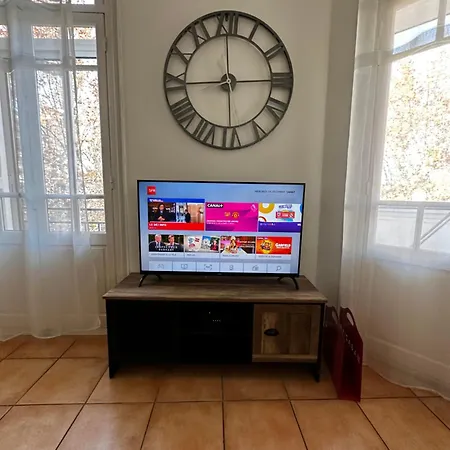 Lumineux Et Spacieux 2 Avec Parking Gratuit Dans La Rue *